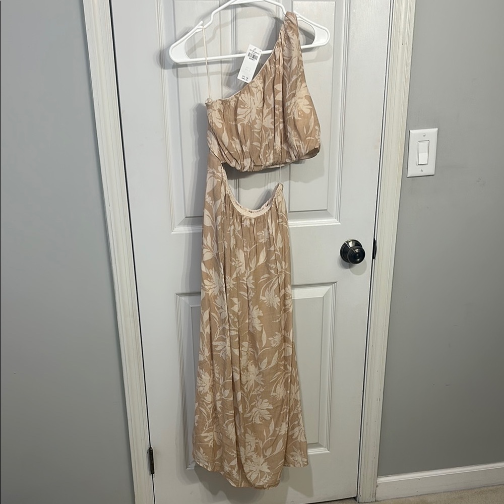Abercrombie & Fitch Floral One-Shoulder Dress in Tan and Cream
